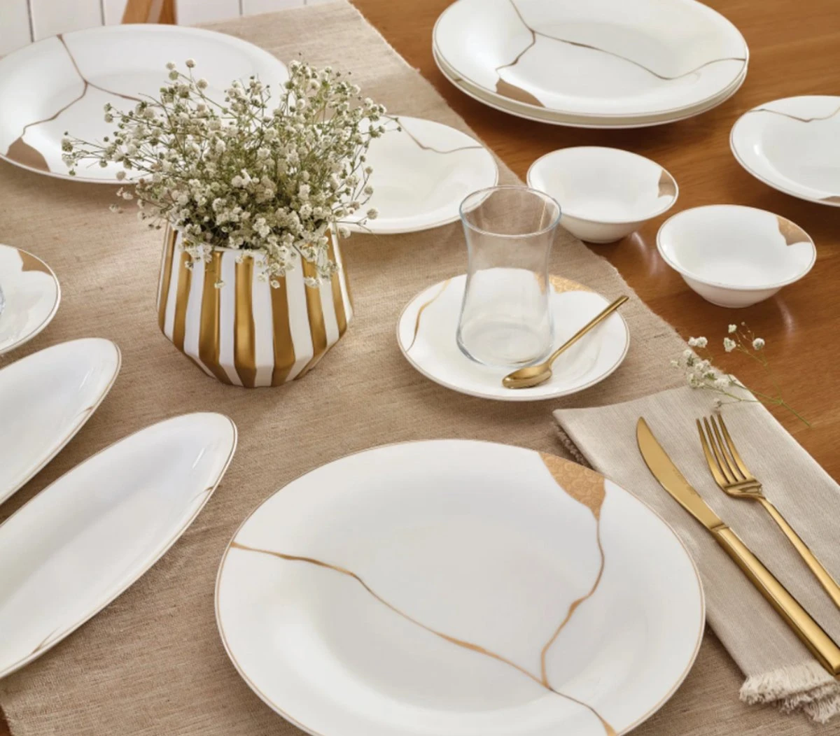 Karaca Fine Pearl Quora 26-delige Combiserviesset Voor 6 Personen, Porseleinen Serviesset, Tafelservies Voor 6 Personen, Ontbijtbord + Koffiebeker 1 Karaca Fine Pearl Quora 26-delige Combiserviesset Voor 6 Personen, Porseleinen Serviesset, Tafelservies Voor 6 Personen, Ontbijtbord + Koffiebeker