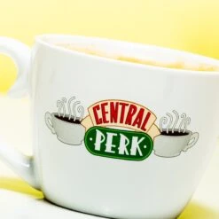 Friends Central Perk Cappuccino Mok -Serviesselectie Winkel 1200x1200 222