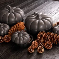 Riviera Maison Voorraadpot Met Deksel - Pumpkin Decoration Bowl - Zwart - Maat XL -Serviesselectie Winkel 1200x1200 544