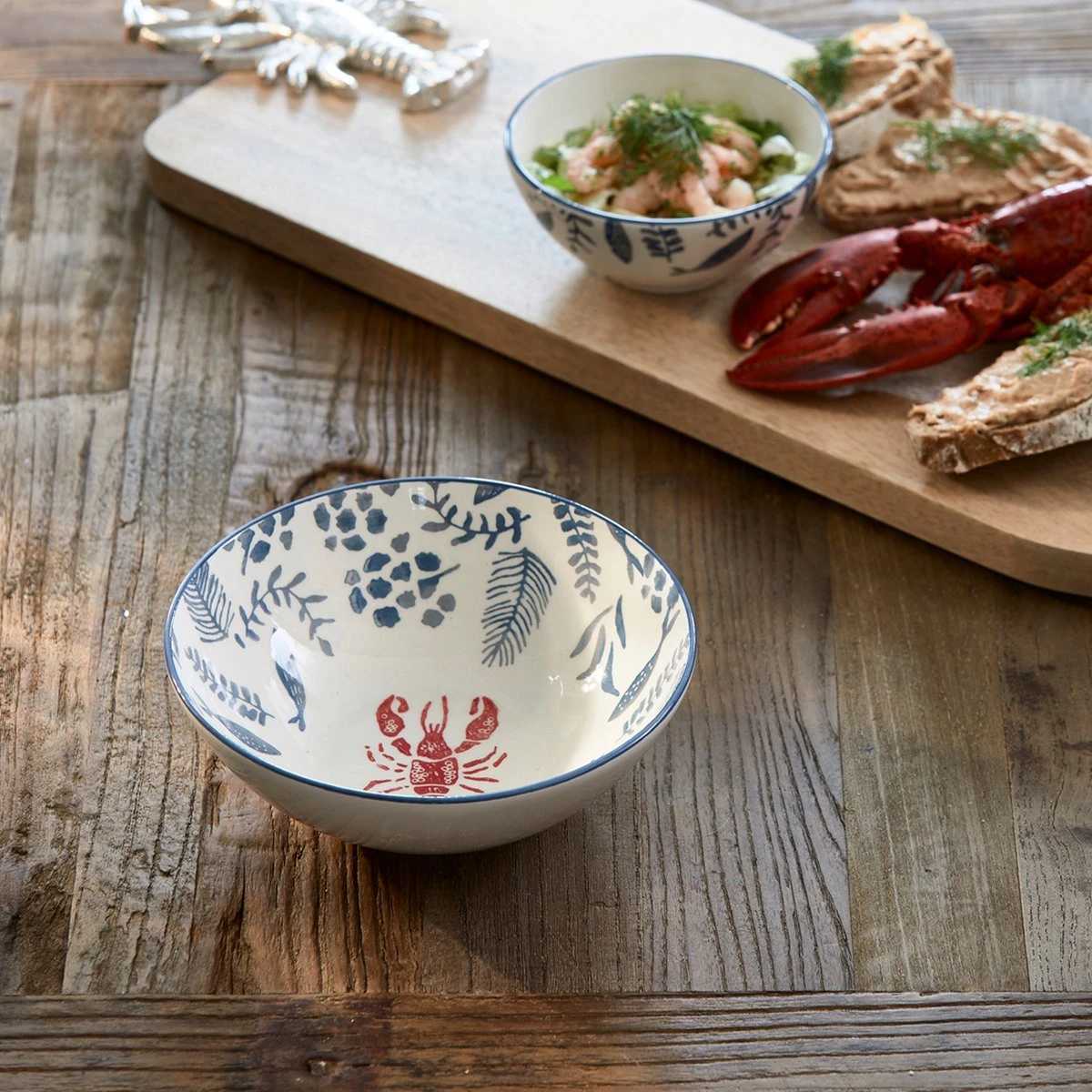 Riviera Maison Serveerschaal Keramiek, Ronde Kom Voor Salades, Fruit, Snacks - First Catch Bowl - Blauw - Keramiek - Maat M 4 Riviera Maison Serveerschaal Keramiek, Ronde Kom Voor Salades, Fruit, Snacks - First Catch Bowl - Blauw - Keramiek - Maat M - Afbeelding 4