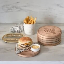 Riviera Maison Serveerplank Rond Hout Voor Hamburger - Amsterdam Burger Bar Serving Board - Bruin - Mangohout - 1 Stuk -Serviesselectie Winkel 1200x1200 572