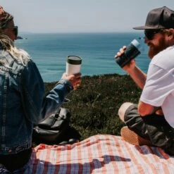 Circular&Co. Herbruikbare To Go Koffiebeker (rCUP) Crème/zwart 8oz/227ml -Serviesselectie Winkel 1200x1200 636