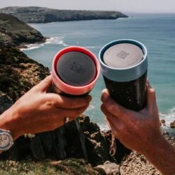 Circular & Co - Travel Mug - Koffiebeker To Go - Coffee To Go Beker - 340 Ml - Crème - Zwart - 12oz - Duurzaam -Serviesselectie Winkel 1200x1200 787