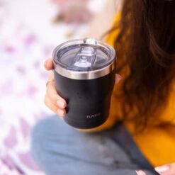 FLASKE Koffiebeker Coffee Cup - Night - 250ml - RVS Koffiebeker To Go Van 250ML 10 FLASKE Koffiebeker Coffee Cup - Night - 250ml - RVS Koffiebeker To Go Van 250ML -Serviesselectie Winkel 1200x1200 899