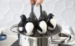 Peleg Design Egguins Eierhouder -Serviesselectie Winkel 1200x741 1