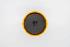 Circular&Co. Herbruikbare To Go Koffiebeker (rCUP) Zwart/geel 12oz/340ml -Serviesselectie Winkel 1200x801 10