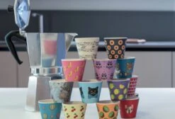 Quy Cup - 90ml Ecologische Reis Beker - Espressobeker “Peanuts Snoopy Music” Met Zwarte Siliconen Deksel -Serviesselectie Winkel 1200x814 5