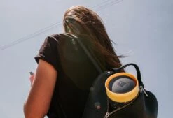 Circular&Co. Herbruikbare To Go Koffiebeker (rCUP) Zwart/blauw 8oz/227ml 9 Circular&Co. Herbruikbare To Go Koffiebeker (rCUP) Zwart/blauw 8oz/227ml -Serviesselectie Winkel 1200x823 11