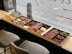 Sjoelbak - Borrelsjoelbak - Hapjesplank - Borrelplank - Mini Sjoelbak 120 Cm Met Zwarte Bakjes - Kleine Sjoelbakken -Serviesselectie Winkel 1200x899 14