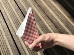 Papieren Frietzak - 30 Stuks - Kleine Patat Maat K14 - Boerenbont - Rode Ruitjes - Puntzak - Patatzak - Traktaties -Serviesselectie Winkel 1200x899 17