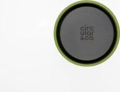 Circular&Co. Herbruikbare To Go Koffiebeker (rCUP) Crème/groen 12oz/340ml 15 Circular&Co. Herbruikbare To Go Koffiebeker (rCUP) Crème/groen 12oz/340ml -Serviesselectie Winkel 1200x915 3