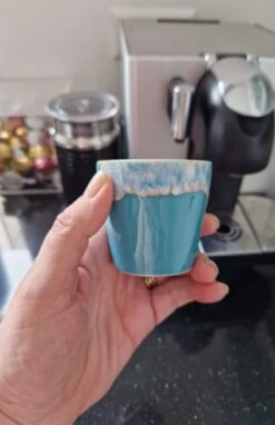 Costa Nova - Grespresso Servies - 6 Espresso Kopjes - Roze-Grijs-Azur-Red-Wit -Turquoise - Aardewerk - H 5.9 Cm -Serviesselectie Winkel 776x1200 1