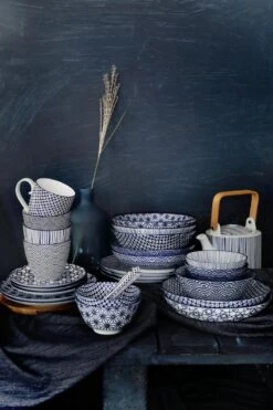 Tokyo Design Studio Nippon Blue Sushiserviesset - Porselein - 6 Delig - 2 Persoons 11 Tokyo Design Studio Nippon Blue Sushiserviesset - Porselein - 6 Delig - 2 Persoons -Serviesselectie Winkel 799x1200 1