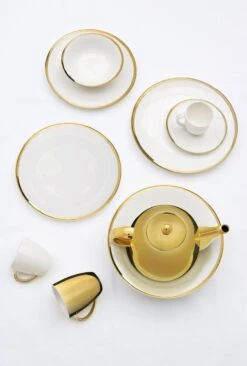 Vtwonen Serviesset - Wit/Goud - Porselein - 36-Delig -Serviesselectie Winkel 809x1200