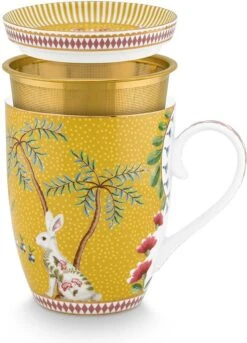 Pip Studio La Majorelle Yellow - Theeset - Porselein - Mok + Theezeef + Theetip - Porselein - 350ml - Geel Servies - Pasen - Konijn -Serviesselectie Winkel 864x1200
