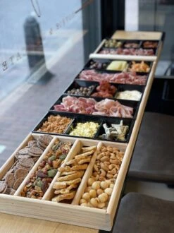 Sjoelbak - Borrelsjoelbak - Hapjesplank - Borrelplank - Mini Sjoelbak 120 Cm Met Zwarte Bakjes - Kleine Sjoelbakken -Serviesselectie Winkel 899x1200 9